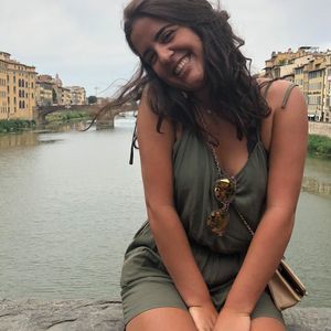 Meet your Posher, Alejandra